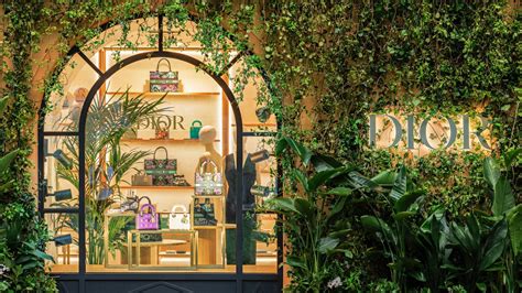 dior pop up lake como|Lake Como’s Café Dior Celebrates The Label's Signature.